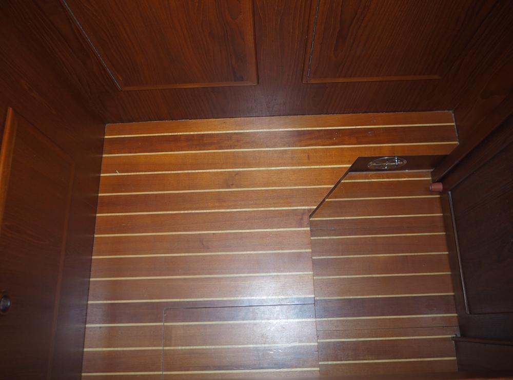 Aft cabin, Accommodation